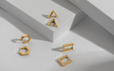 Waarom gouden oorknopjes een geweldige toevoeging zijn aan je look